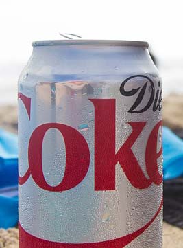 Drink Diet Soda Here's 5 Reasons To Stop Now, aspartame and headaches,